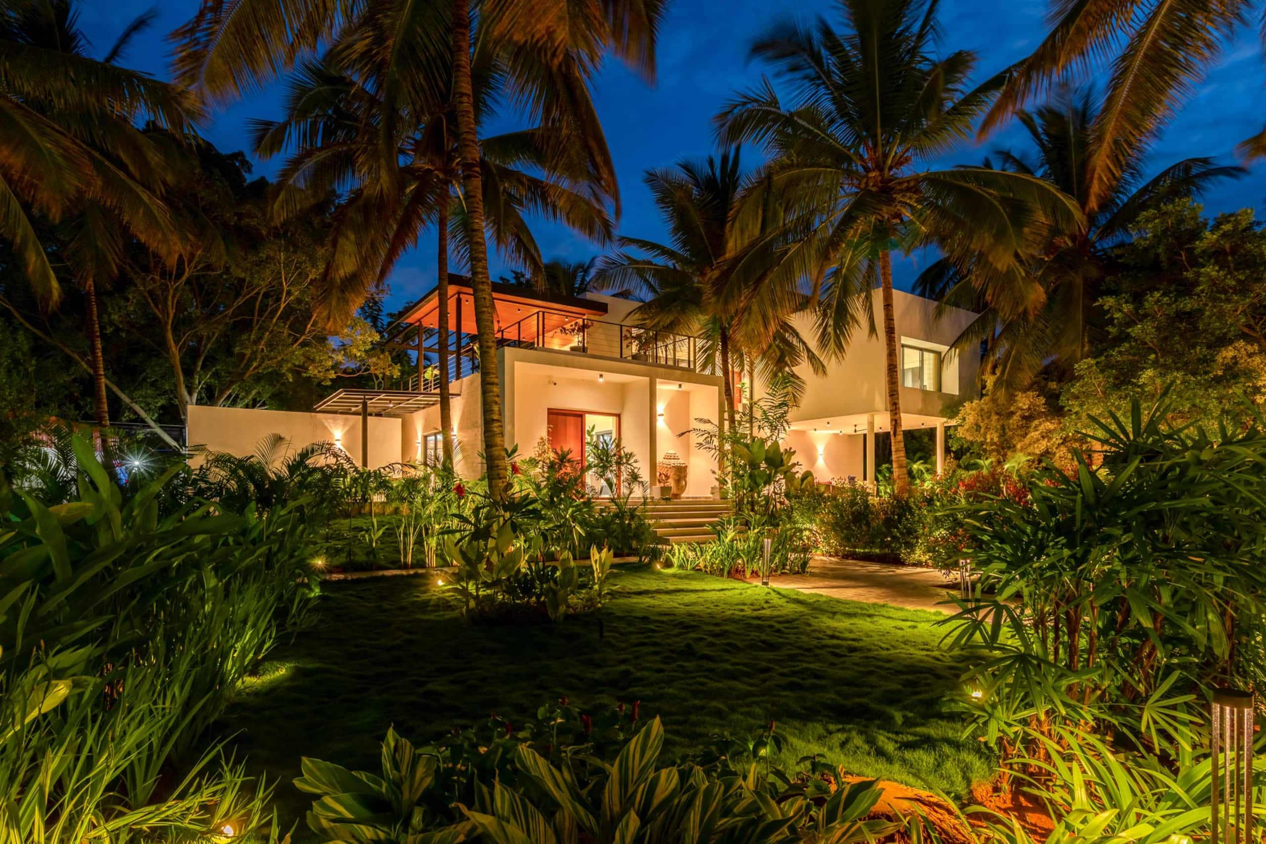 Stayvista Luxury 5-Bedroom M Villa with Pool in Bangalore — photo 3
