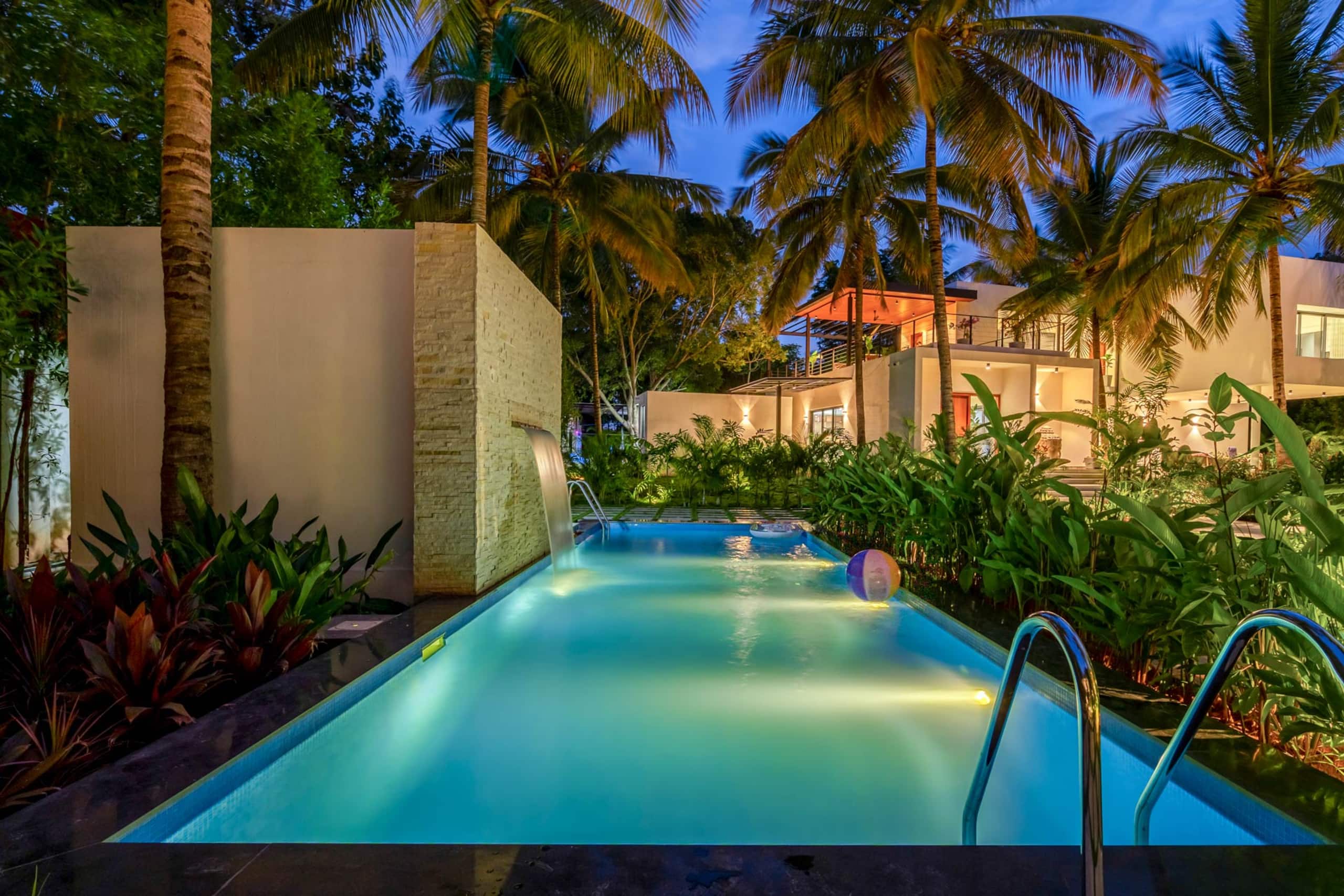 Stayvista Luxury 5-Bedroom M Villa with Pool in Bangalore — photo 2