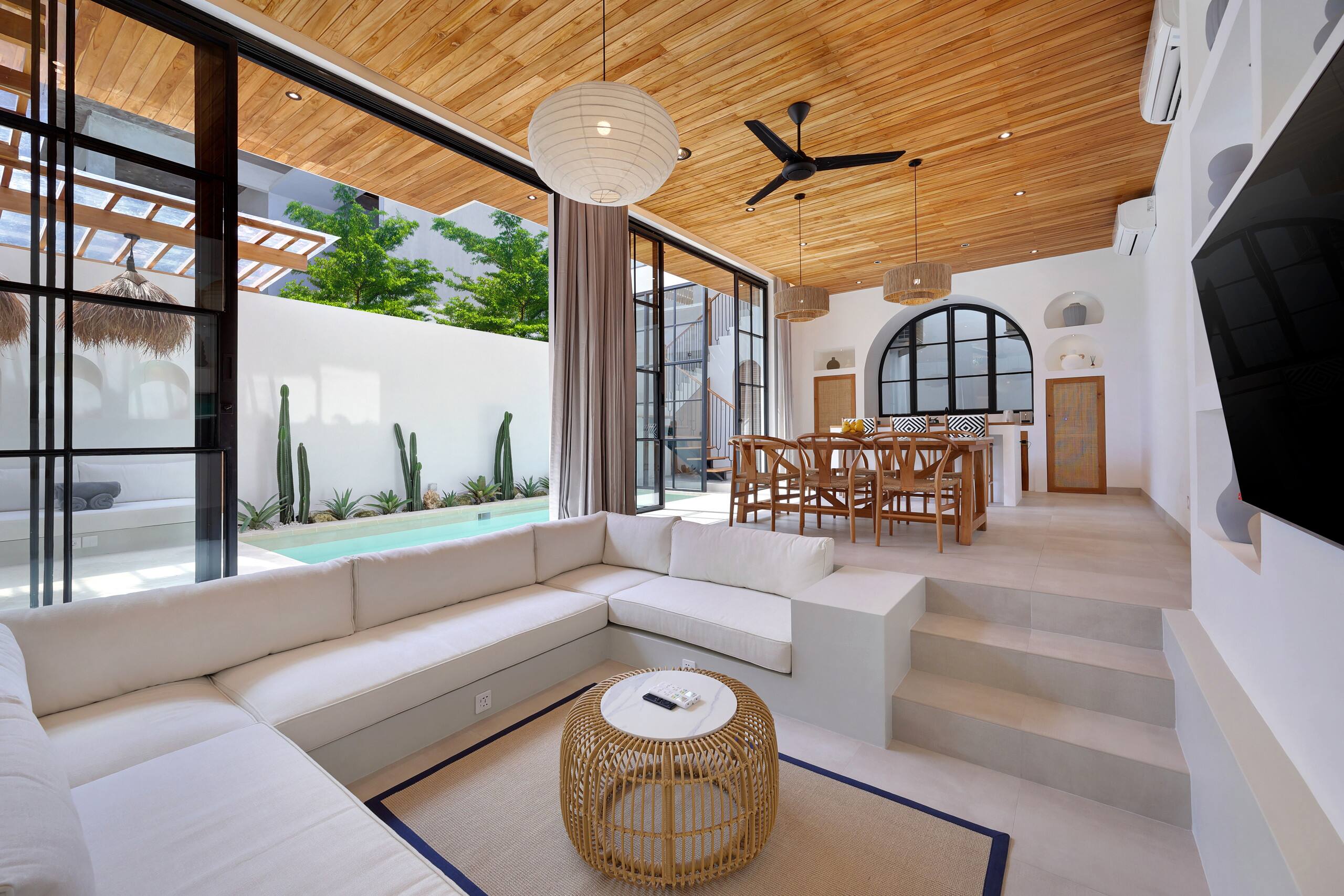 Quiet Canggu Villa Enclosed Living Private Parking — photo 2