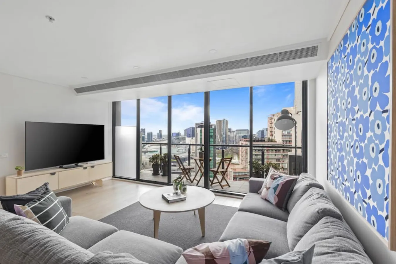Ariel: 3 Bed, 2 Bath, Penthouse Style Apartment