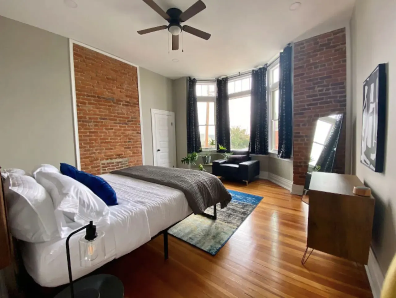 Dorchester- 2 King beds in downtown Lynchburg! 9