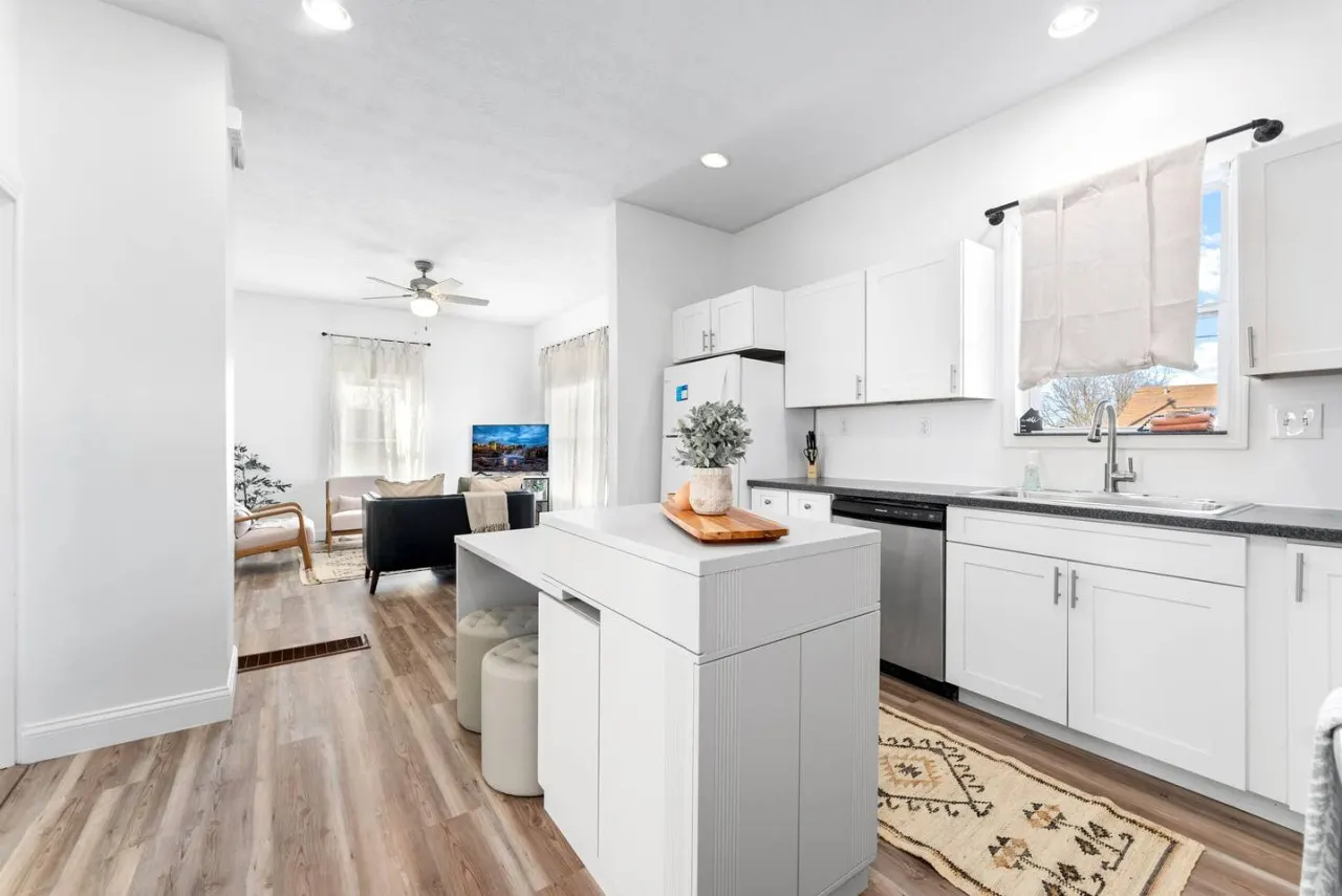 The Cozy Corner - A 2BR Retreat 17