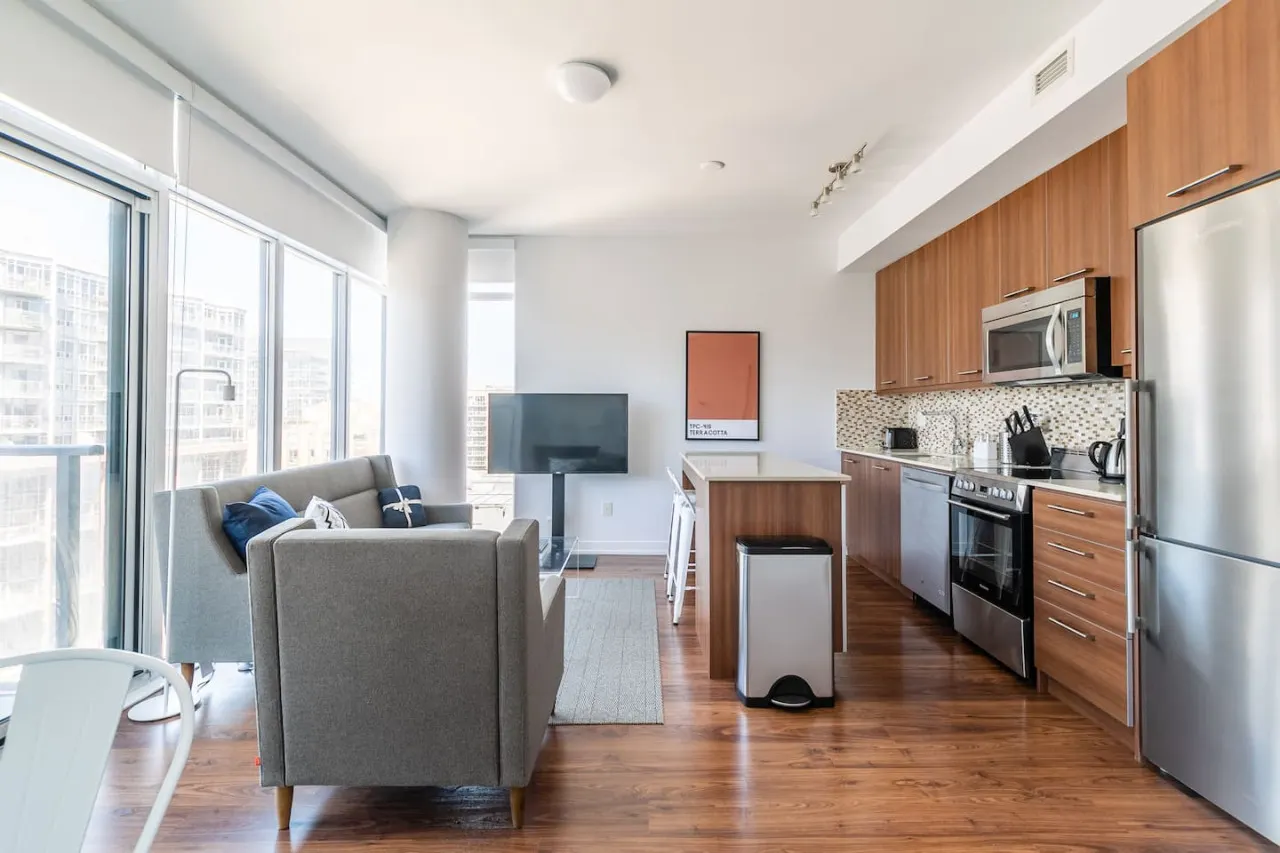 Luxury 2BR Downtown Great View Free Parking 14