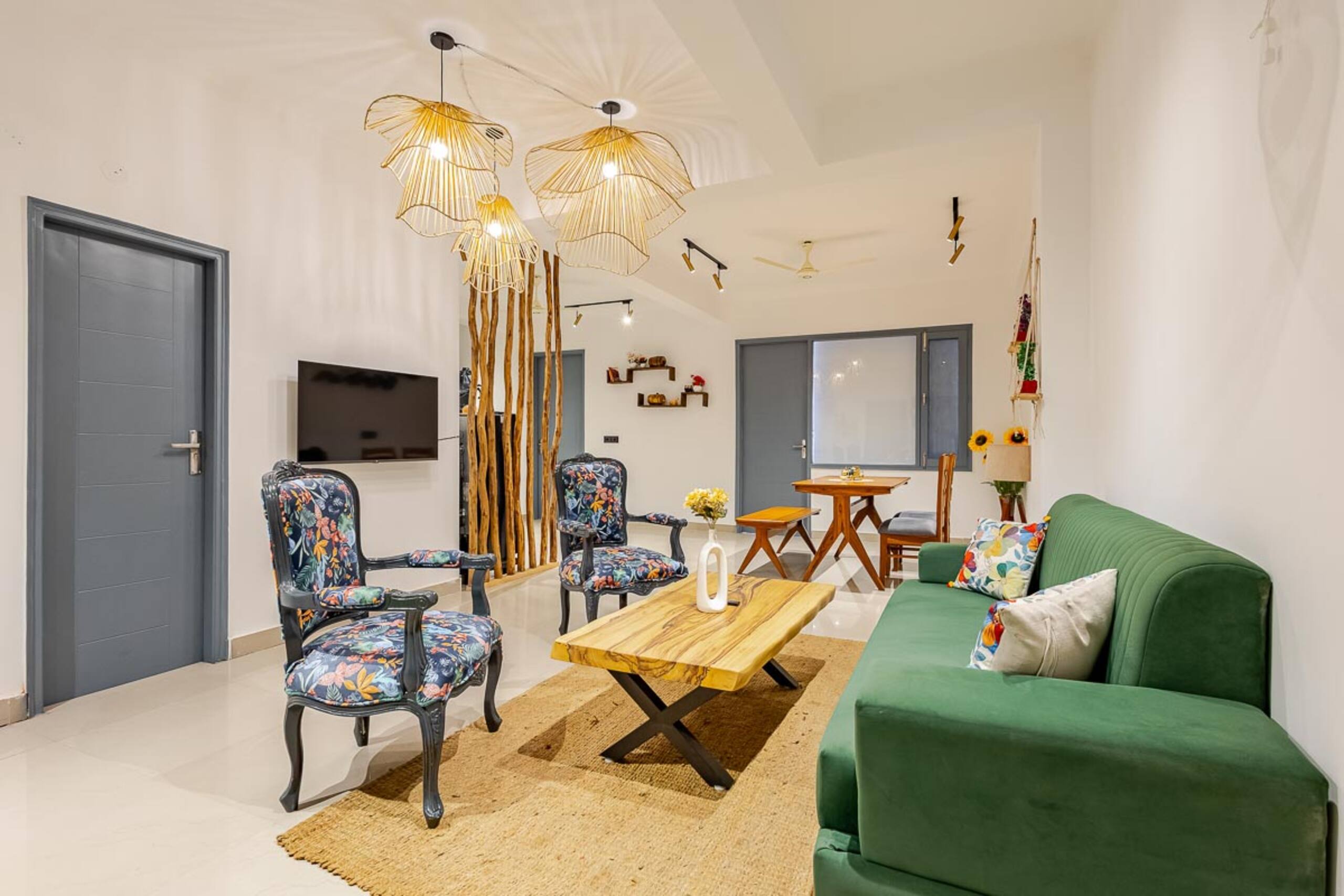 Luxury Villa with Projector Room (Near Kasauli) 1