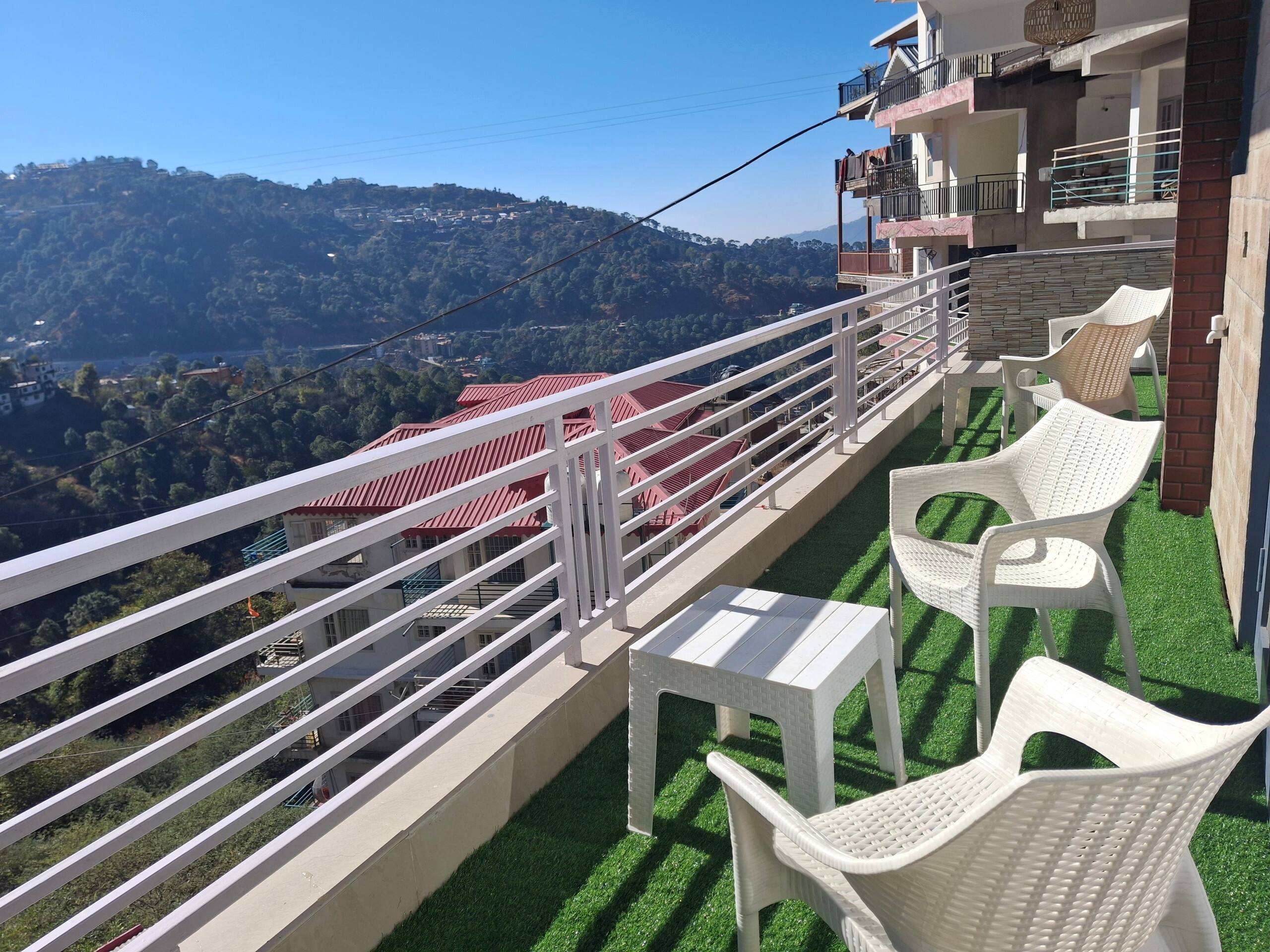 Luxury Villa with Projector Room (Near Kasauli) 2