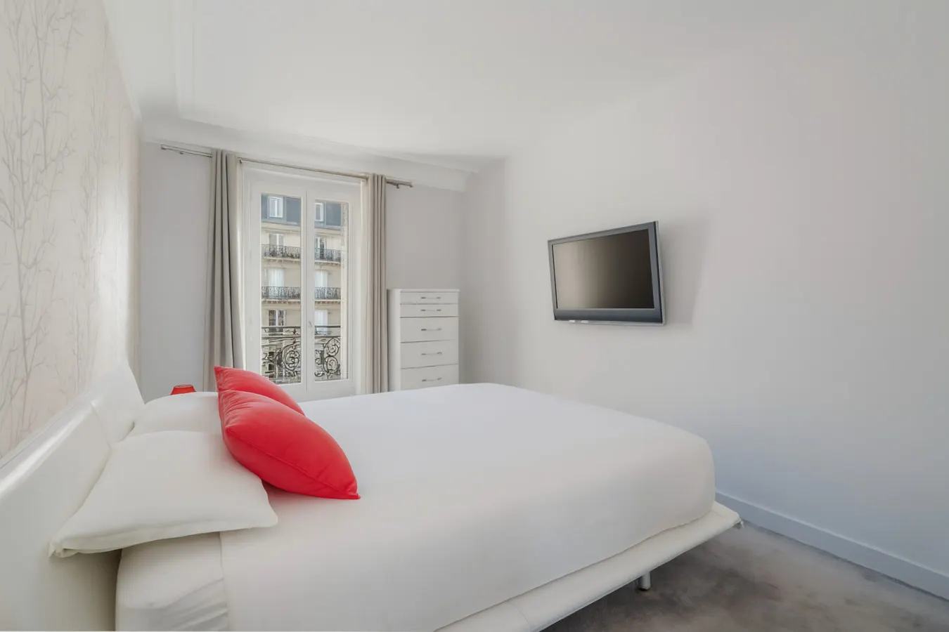 Luxury 4 Bed Residence - Next to Arc de Triomphe 11