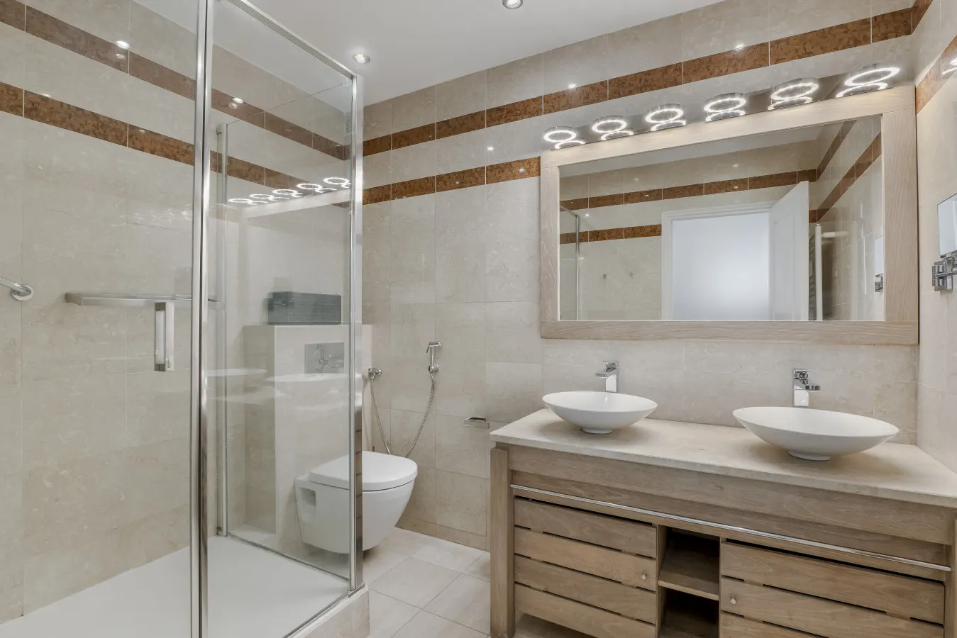 Luxury 4 Bed Residence - Next to Arc de Triomphe 12