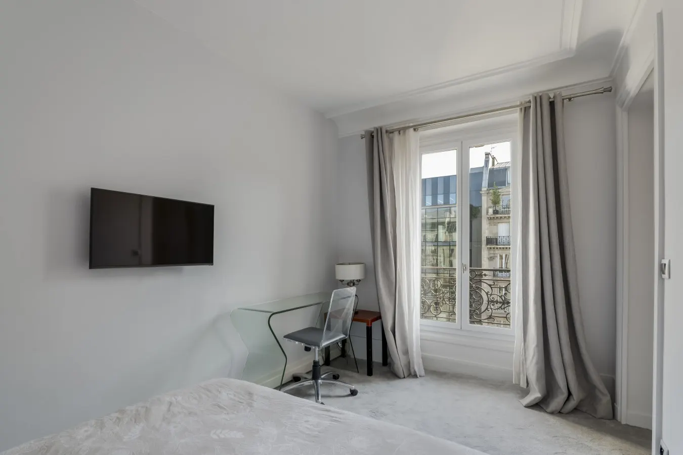 Luxury 4 Bed Residence - Next to Arc de Triomphe 15