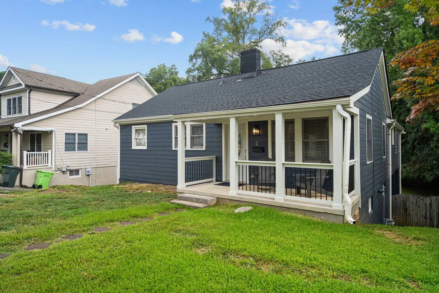 The 5 Points Retreat!~Pets~Fenced Yard~EV 9
