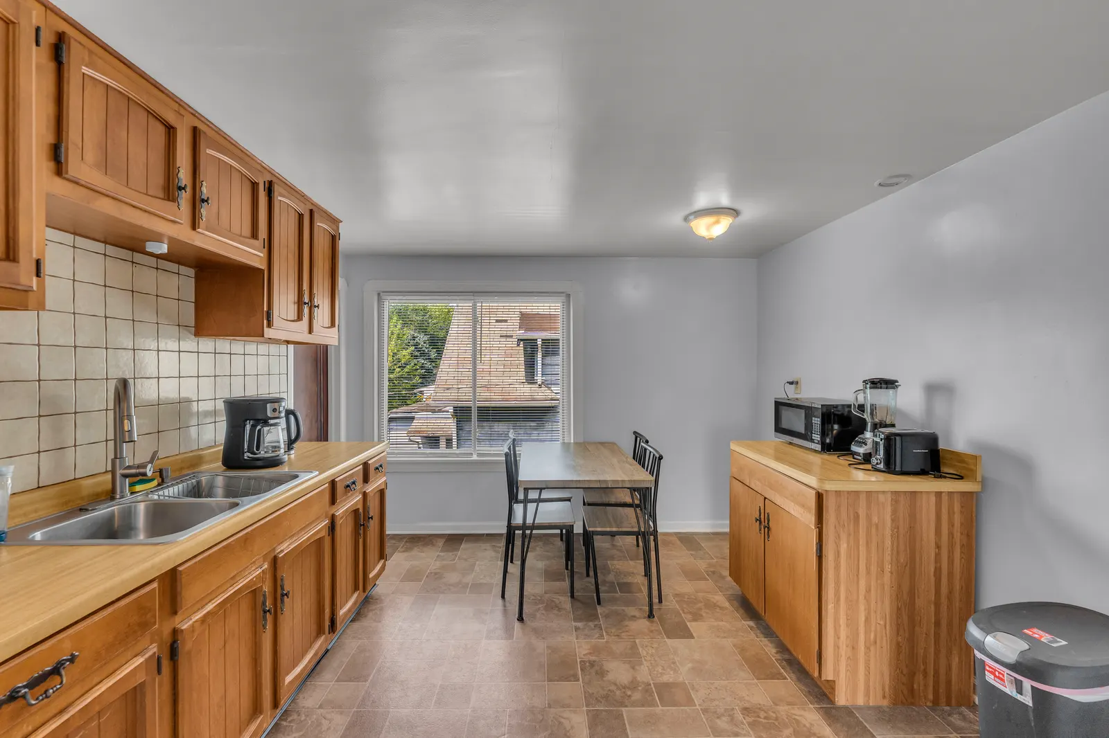 West Park Max 2 Occupants 2nd Floor 1 bedroom apt 10