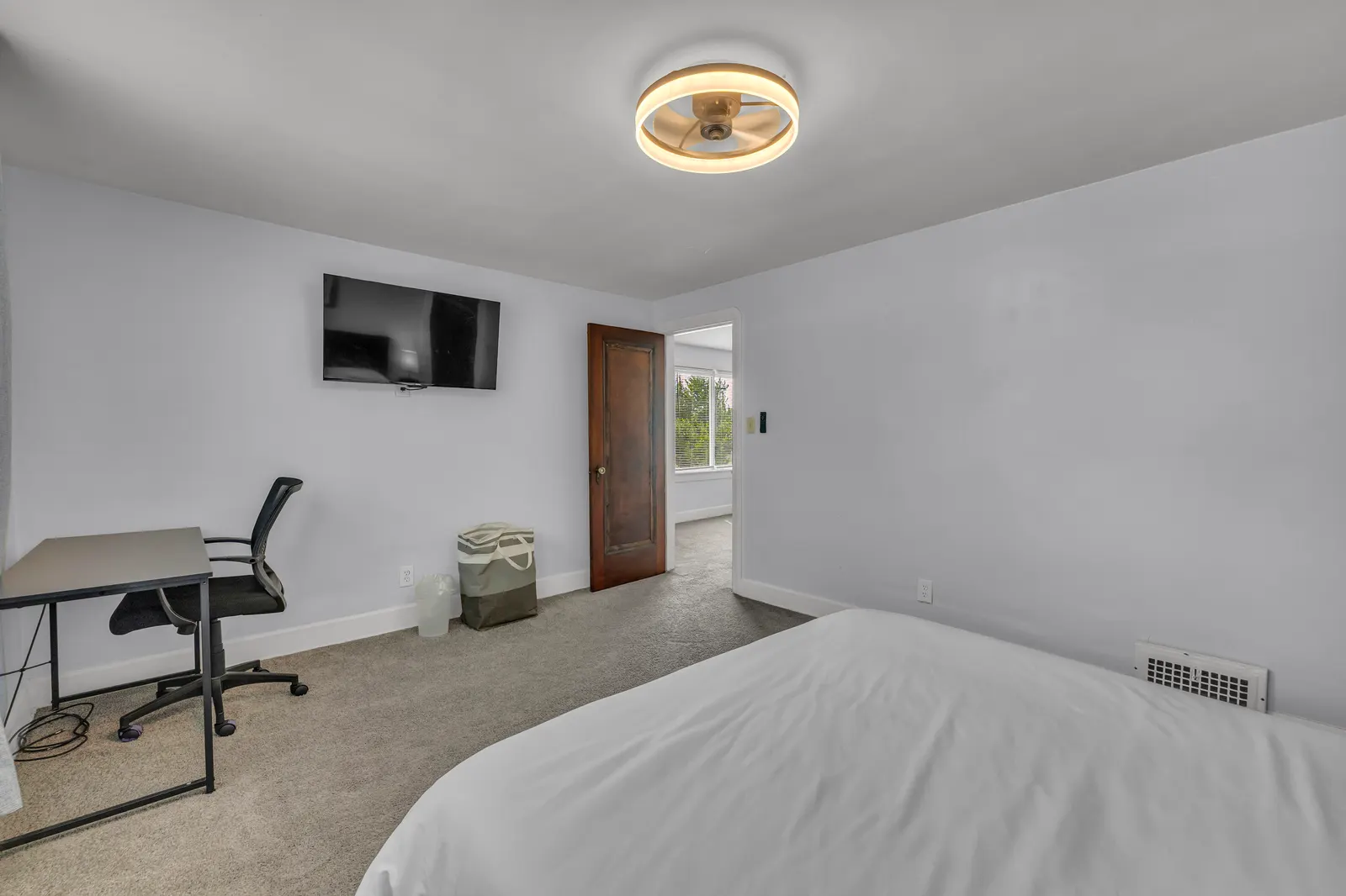 West Park Max 2 Occupants 2nd Floor 1 bedroom apt 11