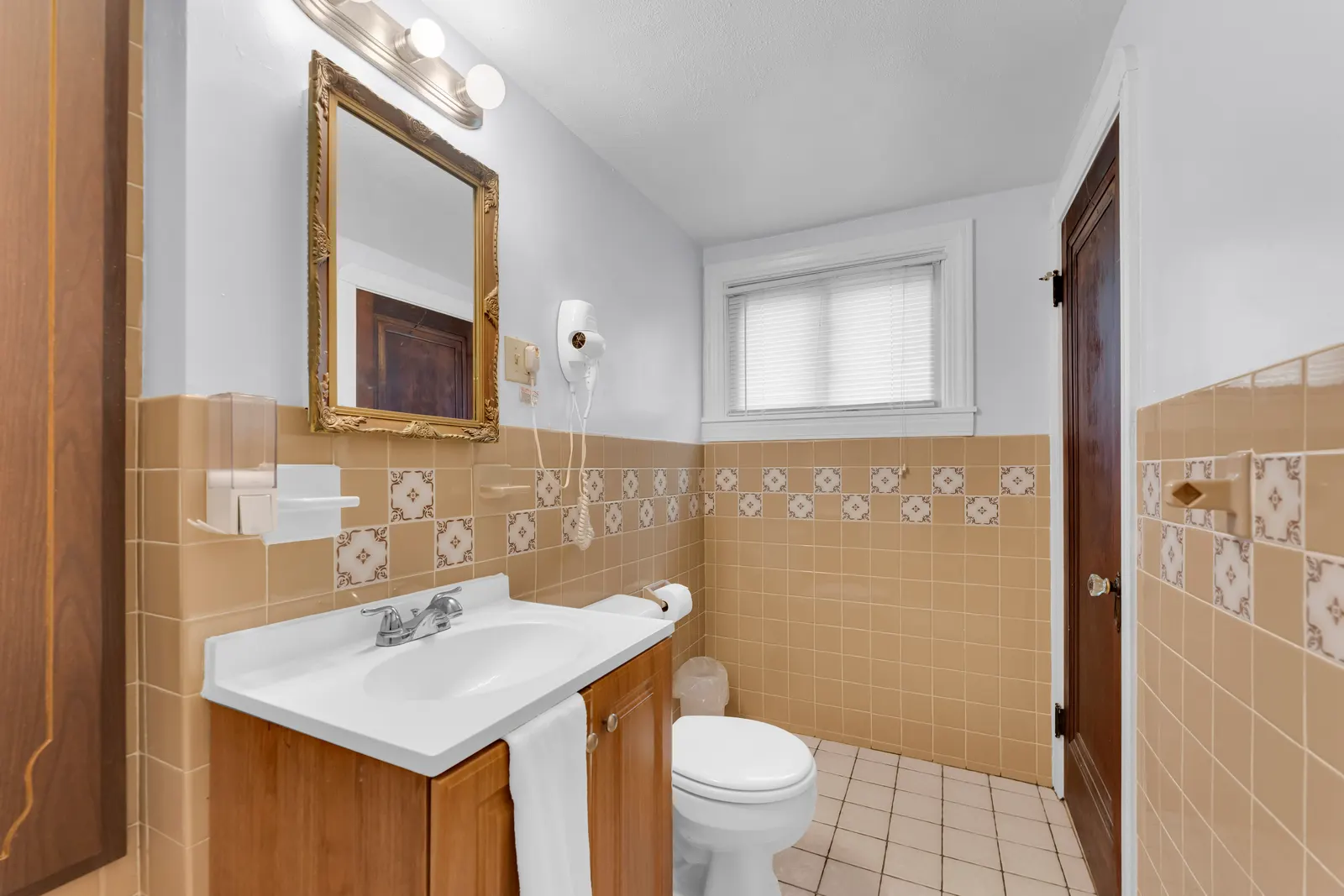 West Park Max 2 Occupants 2nd Floor 1 bedroom apt 18