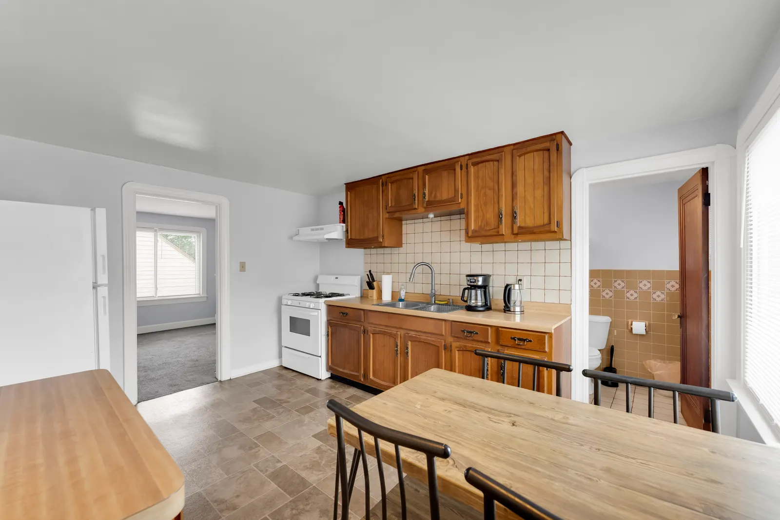 West Park Max 2 Occupants 2nd Floor 1 bedroom apt 20