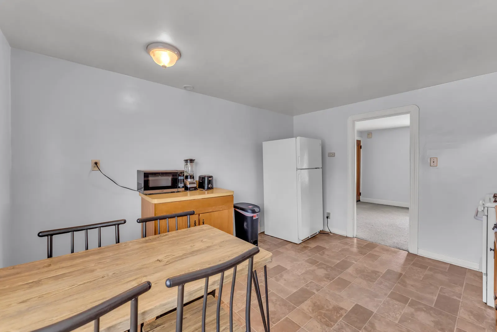 West Park Max 2 Occupants 2nd Floor 1 bedroom apt 5