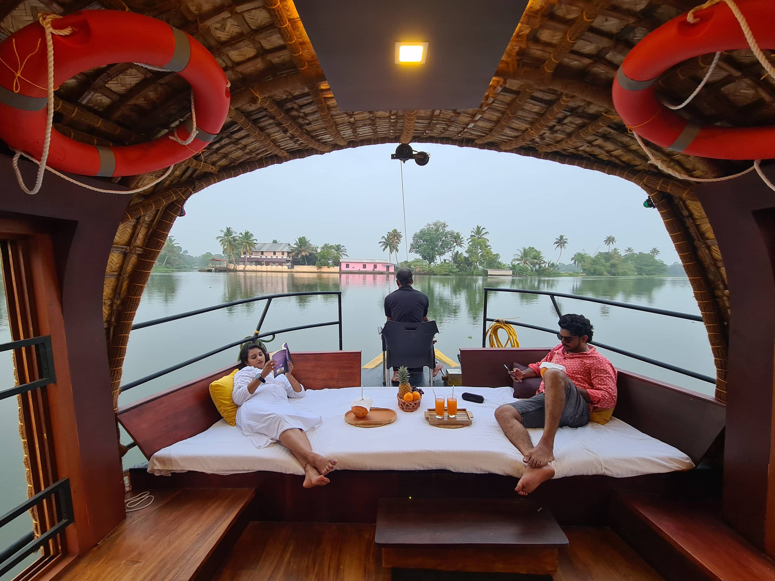 Single bedroom private houseboat for couples/solo 20