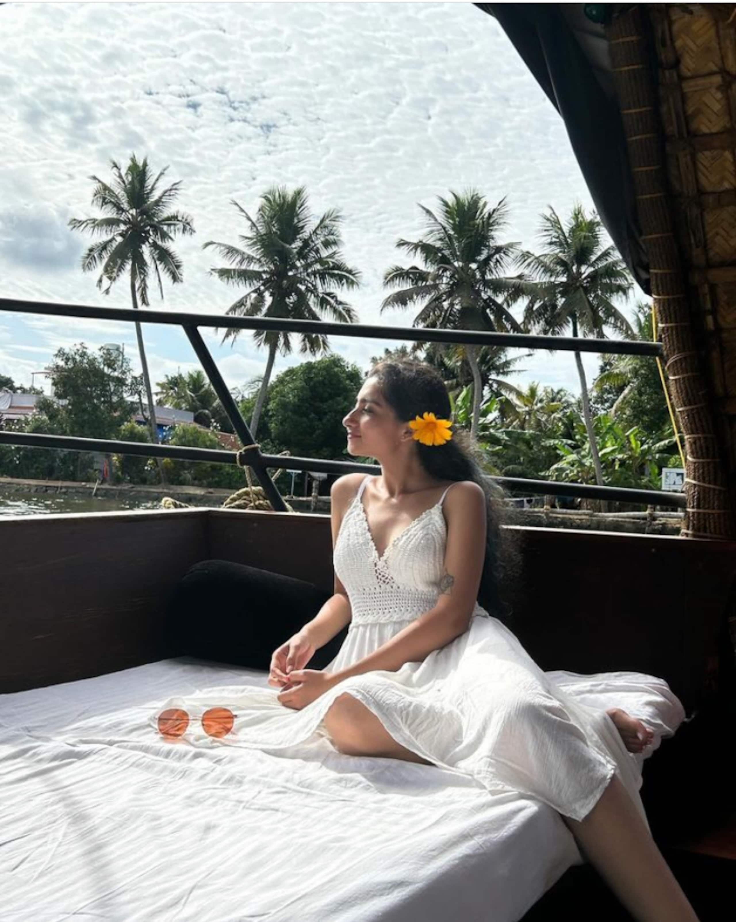 Single bedroom private houseboat for couples/solo 19