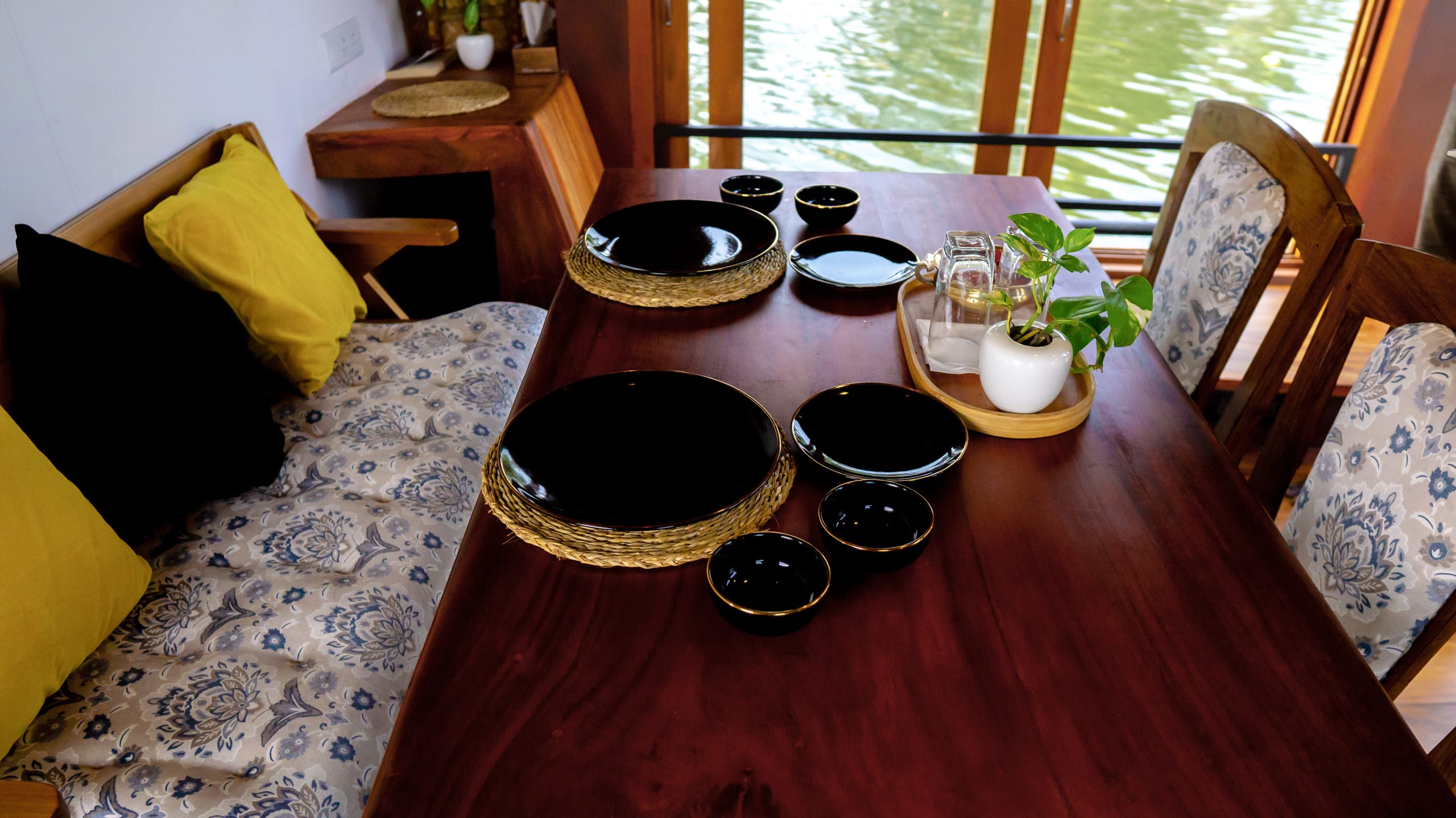Single bedroom private houseboat for couples/solo 9