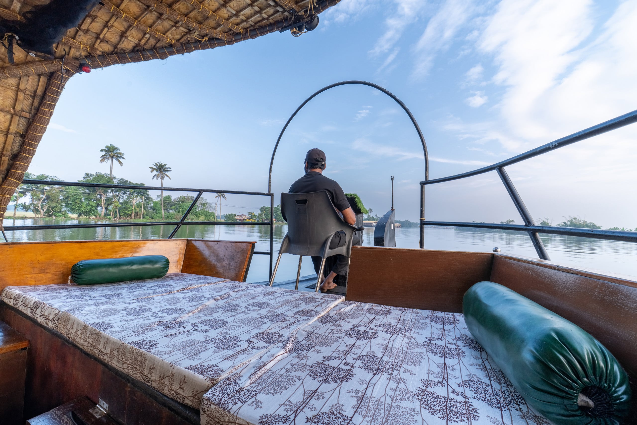 Single bedroom private houseboat for couples/solo 17