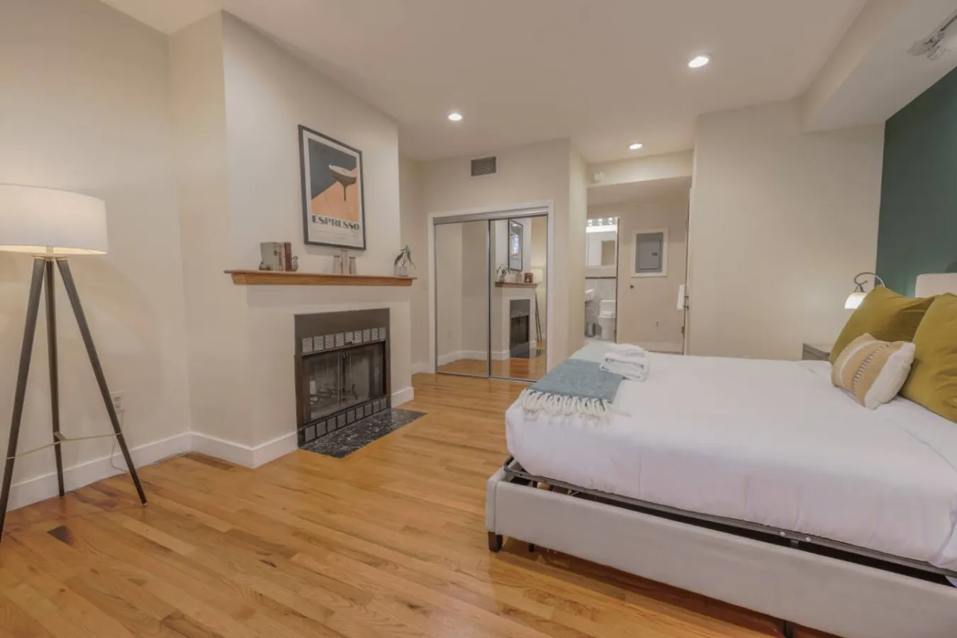 Back Bay 2Bed 2Bath w/ Patio! 15