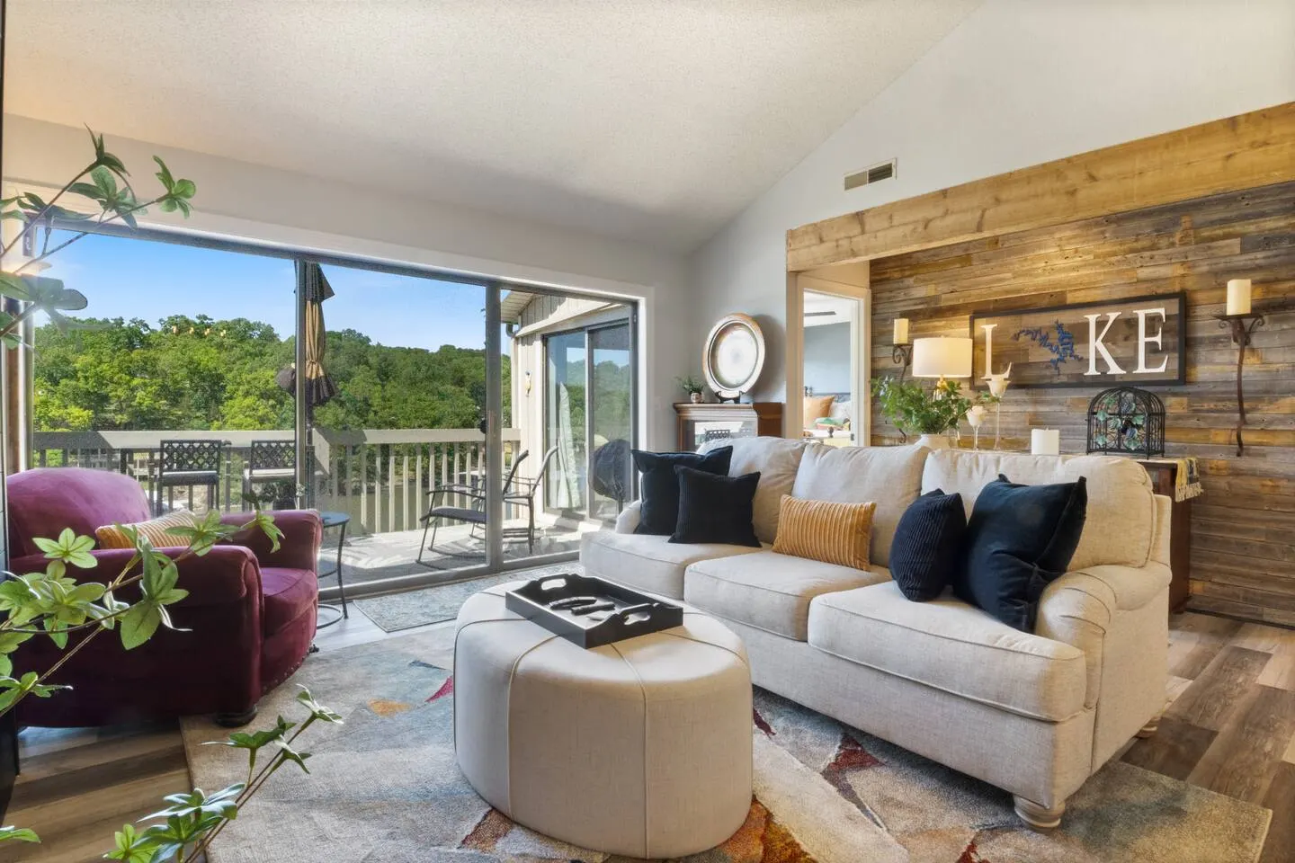 3 Pools-Top Floor-Lakefront-Pickleball-Views