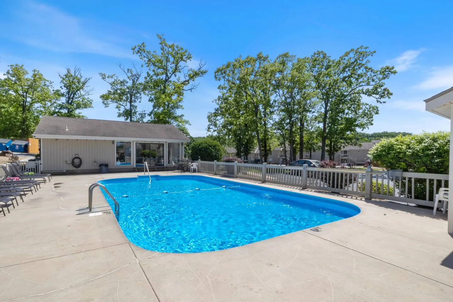 3 Pools-Top Floor-Lakefront-Pickleball-Views — photo 5