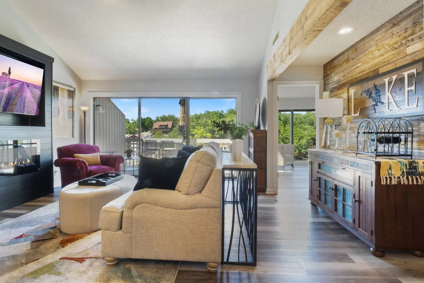 3 Pools-Top Floor-Lakefront-Pickleball-Views 7