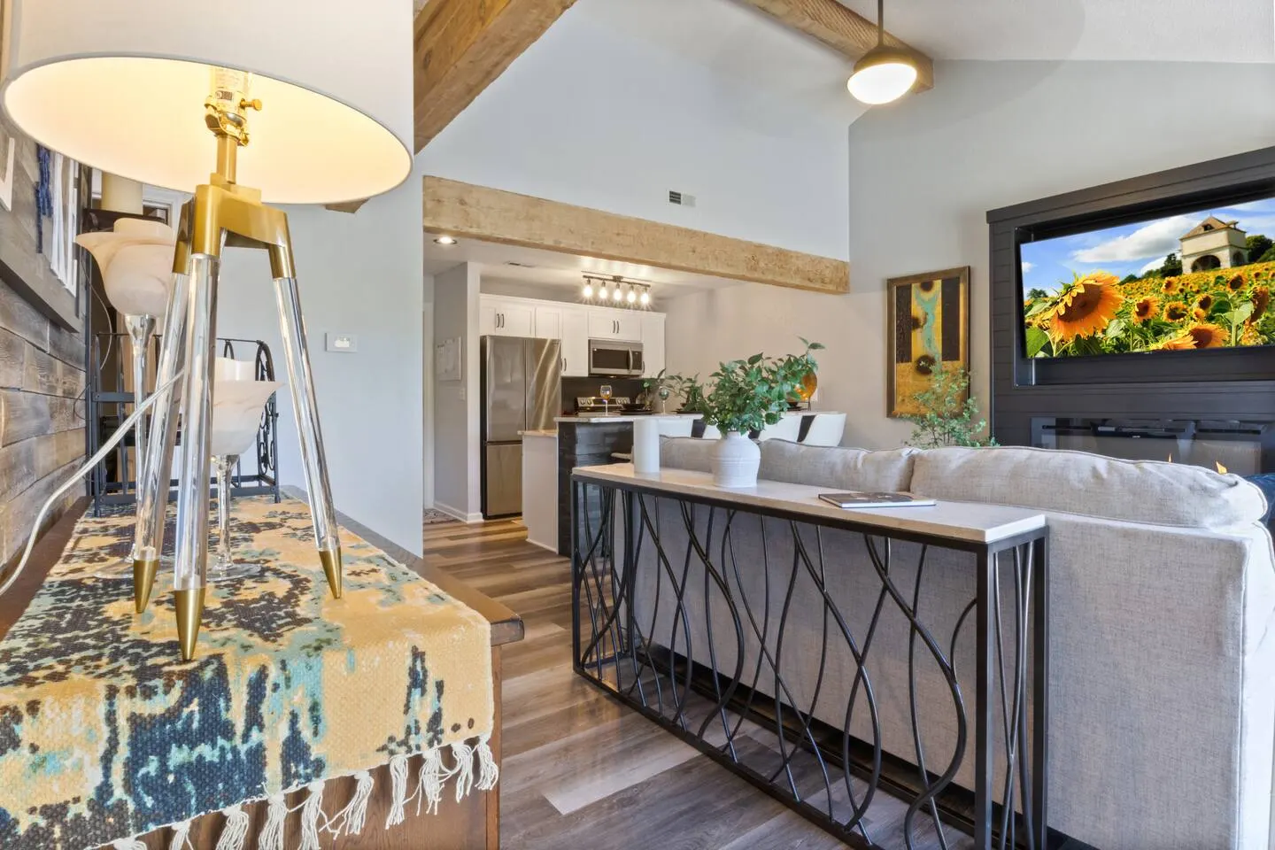 3 Pools-Top Floor-Lakefront-Pickleball-Views 8