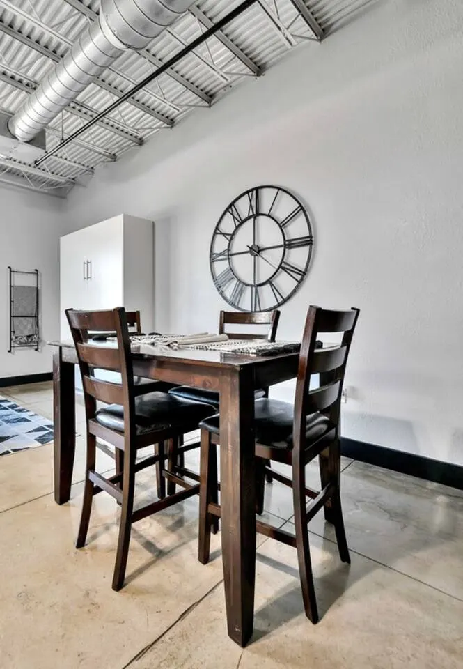 Silo Boho Bungalow - Downtown Waco 9