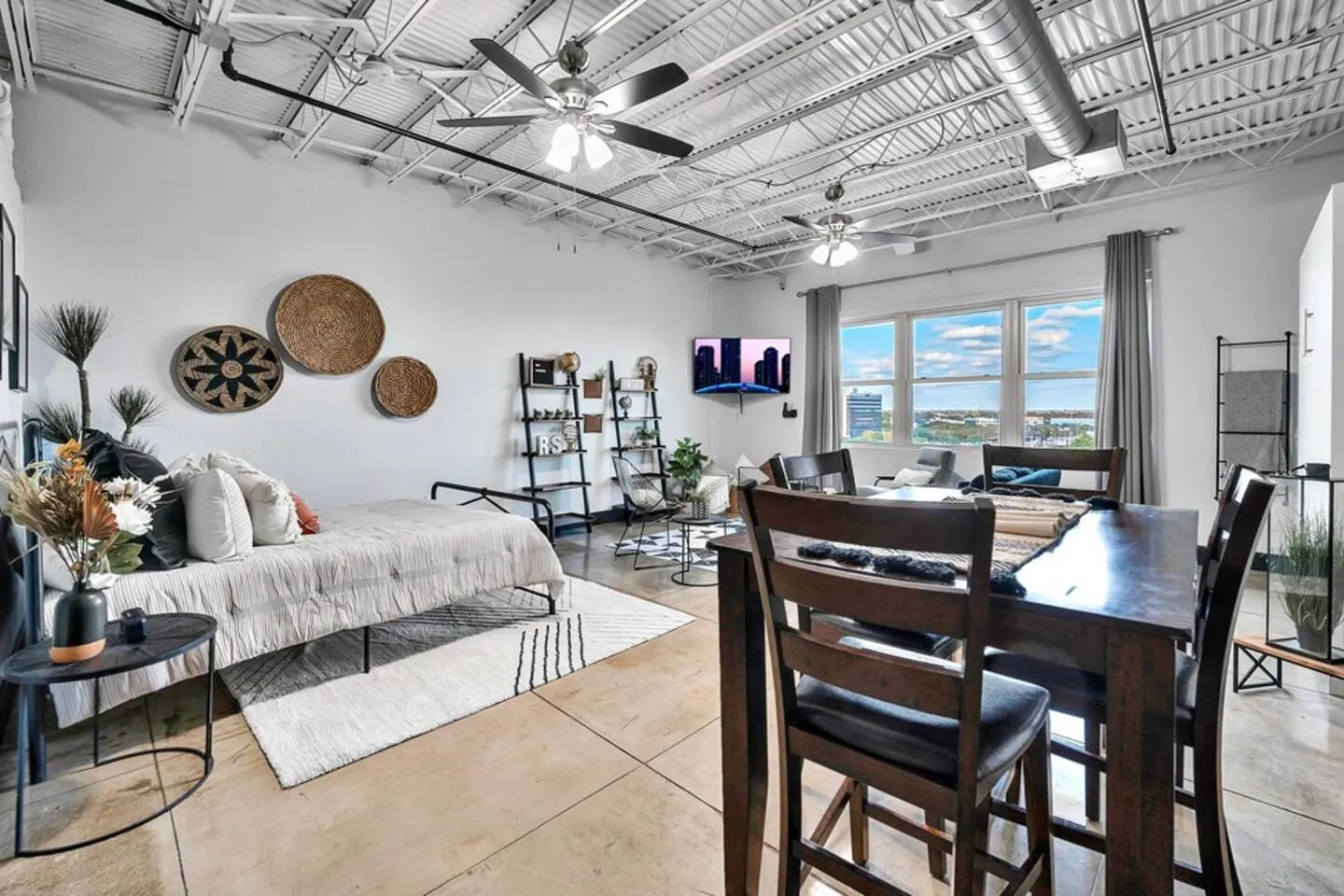 Silo Boho Bungalow - Downtown Waco 16