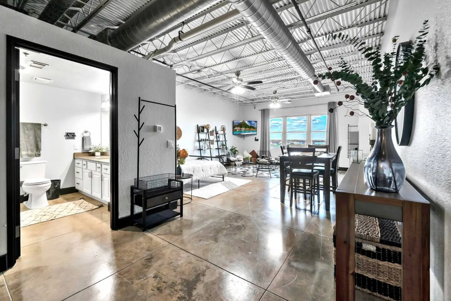 Silo Boho Bungalow - Downtown Waco — photo 3