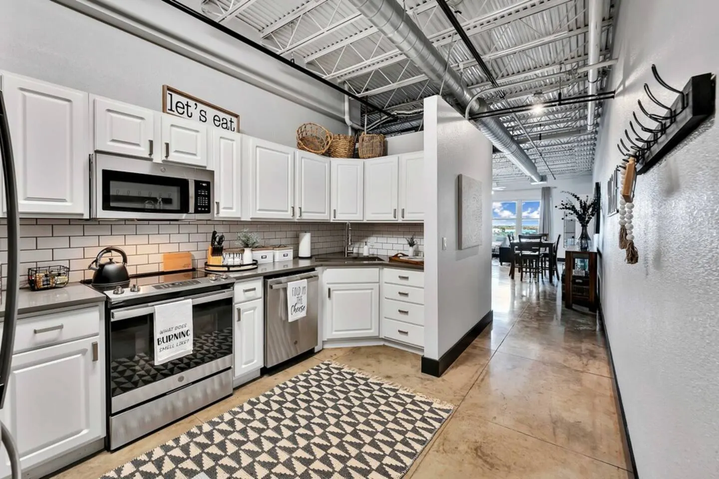 Silo Boho Bungalow - Downtown Waco — photo 5
