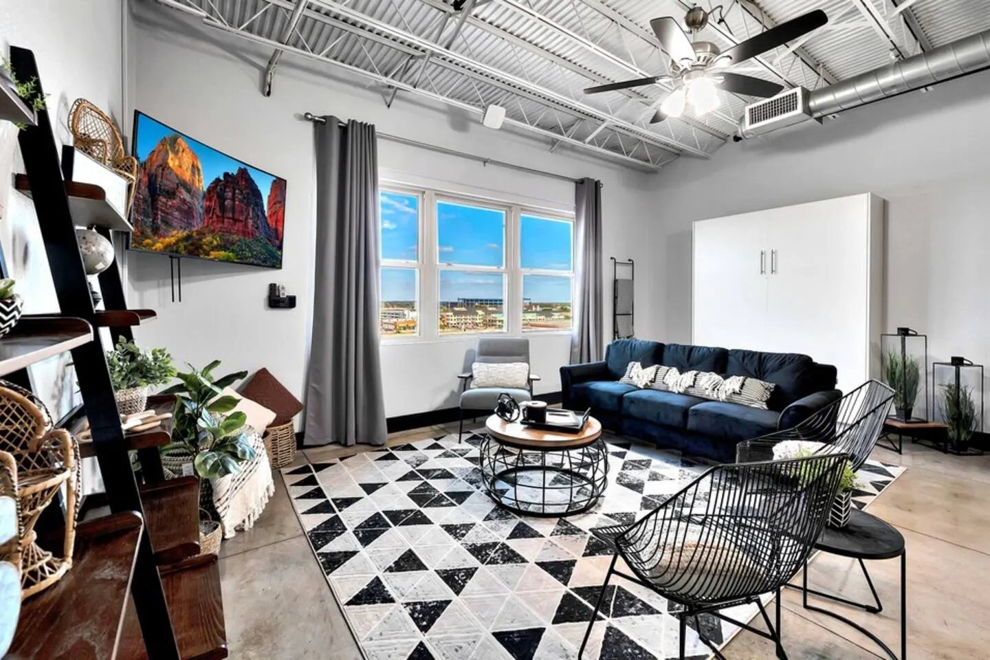 Silo Boho Bungalow - Downtown Waco 8
