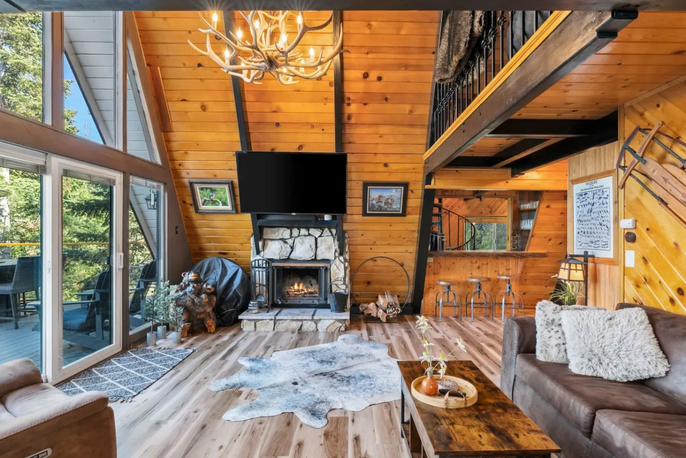 A Frame Slope Chalet Mountain Views and Hot Tub 11