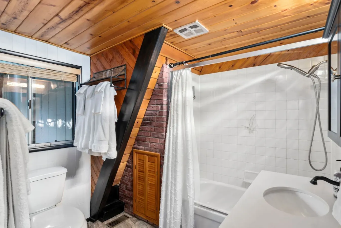 A Frame Slope Chalet Mountain Views and Hot Tub 16