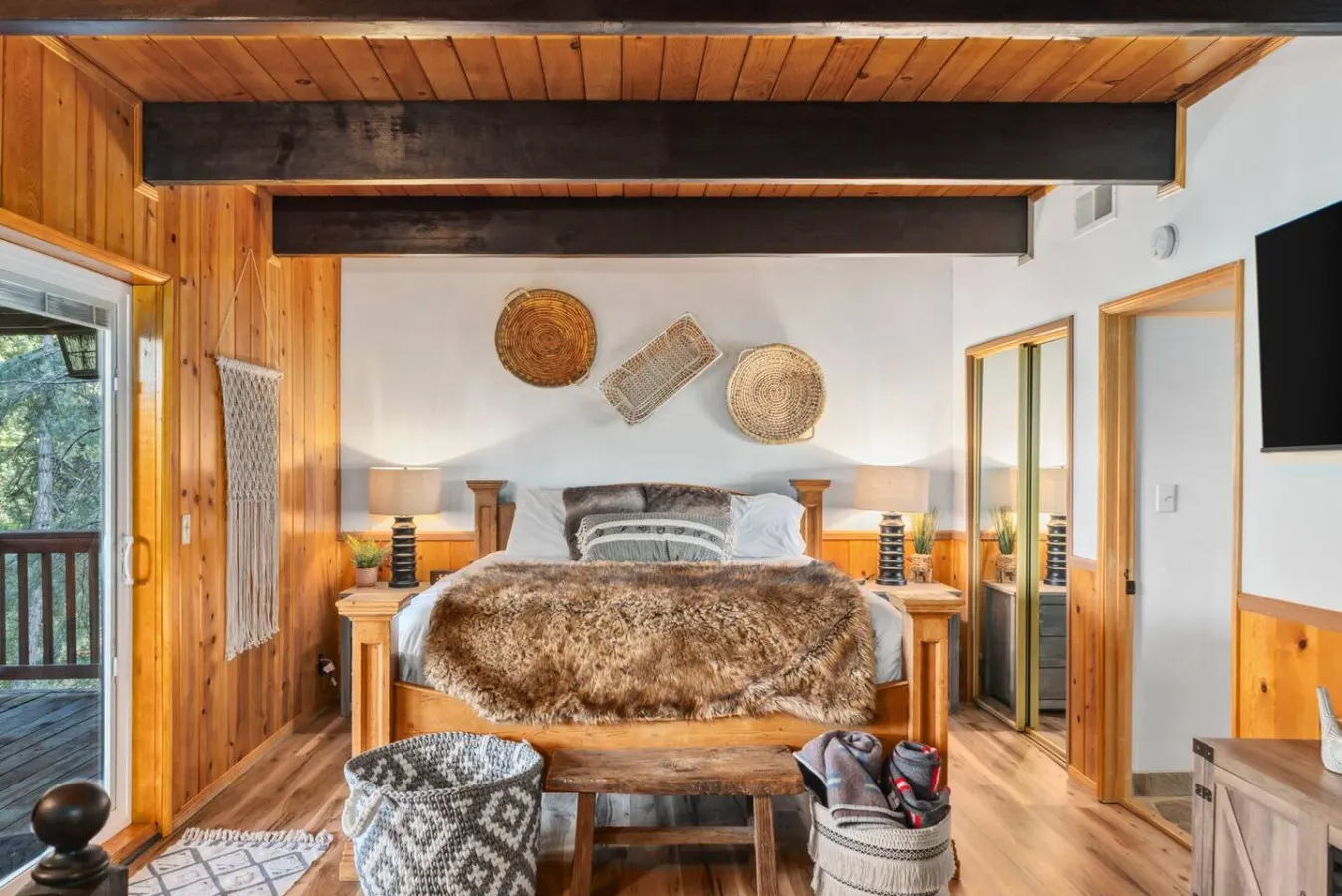 A Frame Slope Chalet Mountain Views and Hot Tub 17