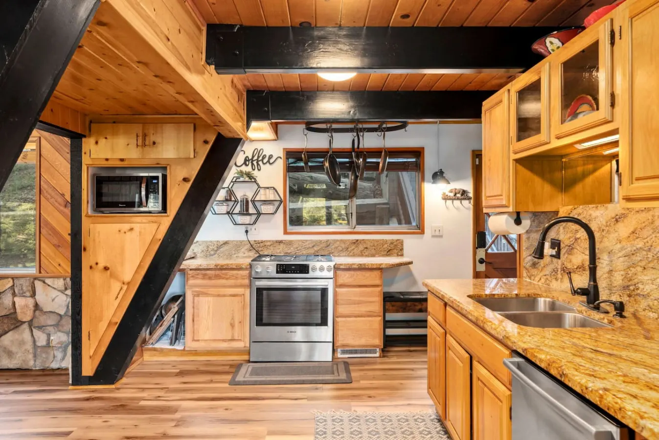 A Frame Slope Chalet Mountain Views and Hot Tub 6