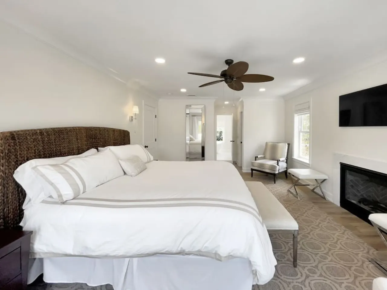 New Construction Modern Luxury Retreat w 6 Beds 15