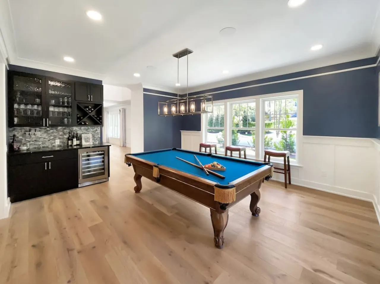 New Construction Modern Luxury Retreat w 6 Beds 4