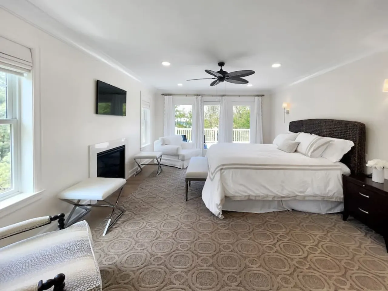 New Construction Modern Luxury Retreat w 6 Beds 8
