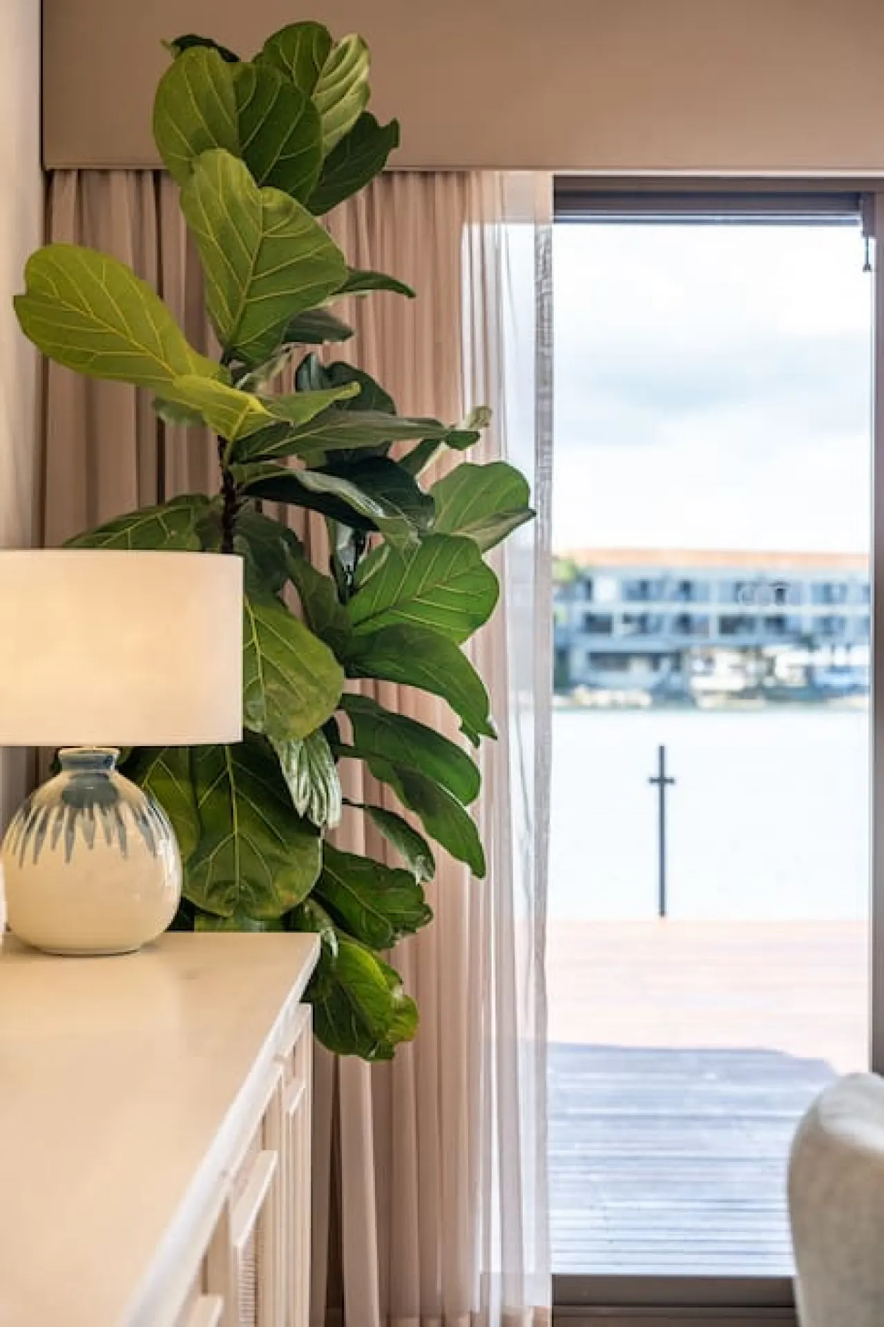 La Brisa—Waterfront Retreat between Lake & Coast 9