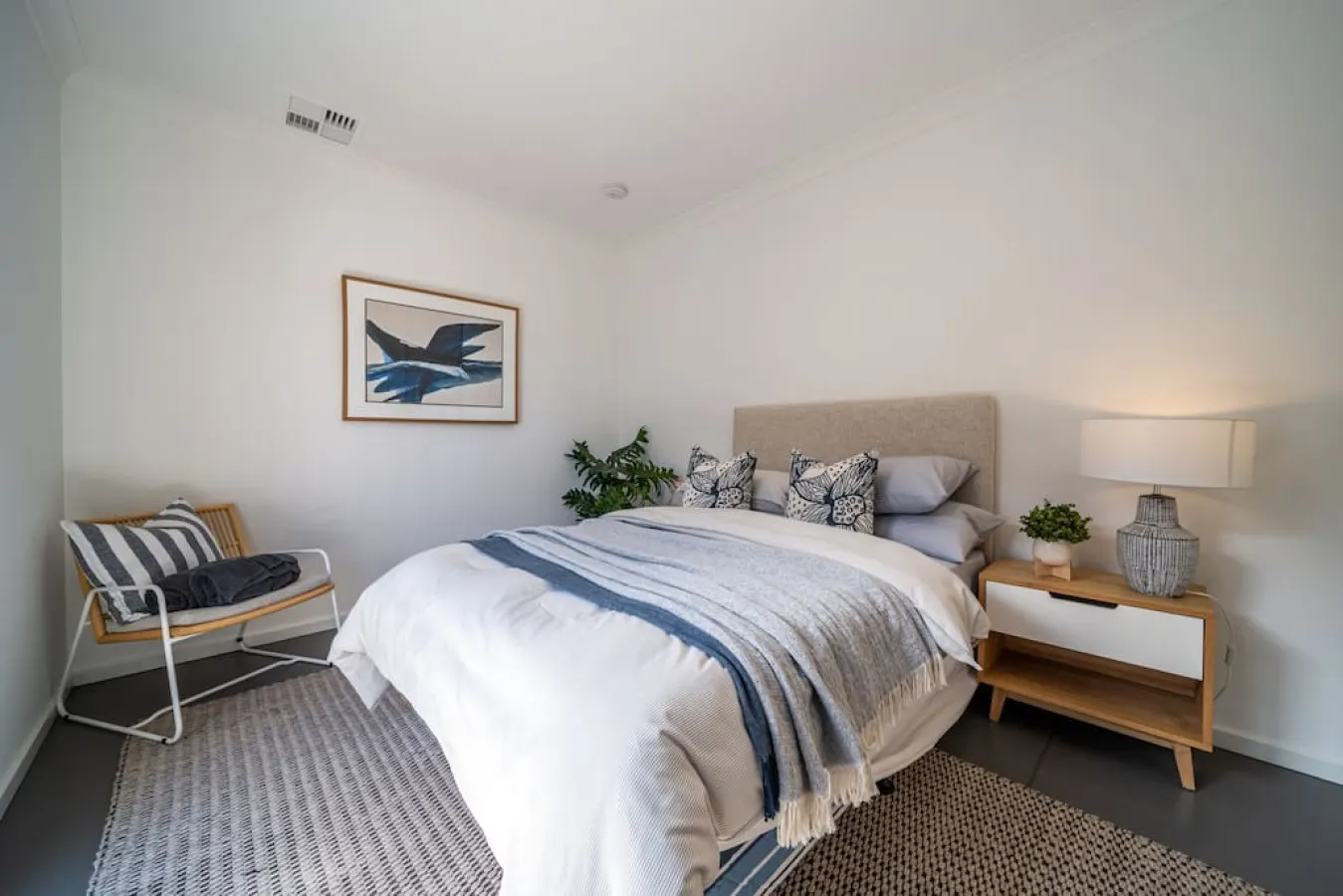 La Brisa—Waterfront Retreat between Lake & Coast 18