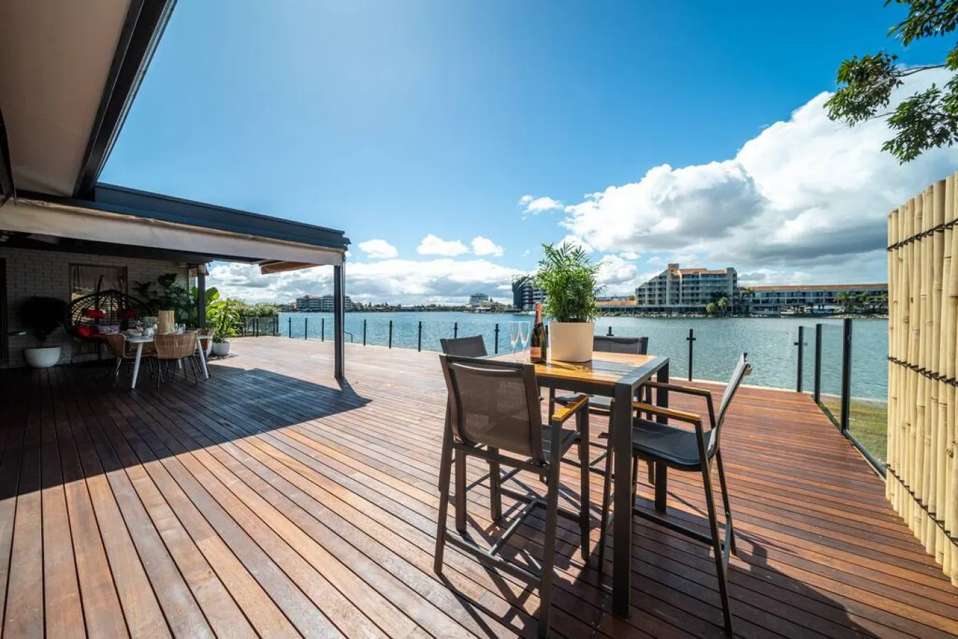La Brisa—Waterfront Retreat between Lake & Coast — photo 4