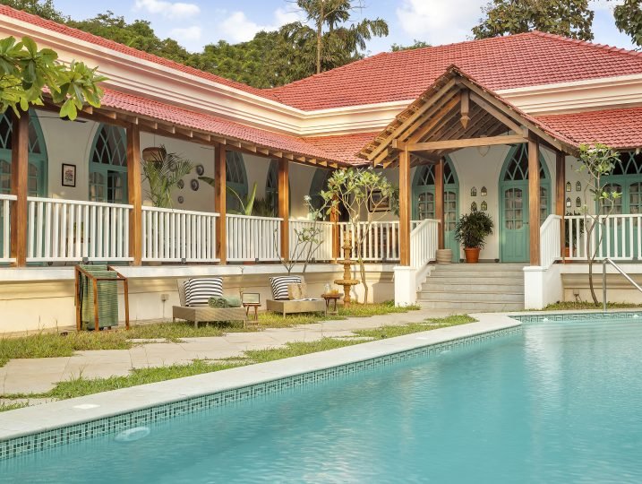 Cozy Tropical Home Amidst Lush Greenery 11