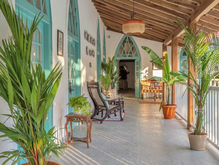 Cozy Tropical Home Amidst Lush Greenery 9