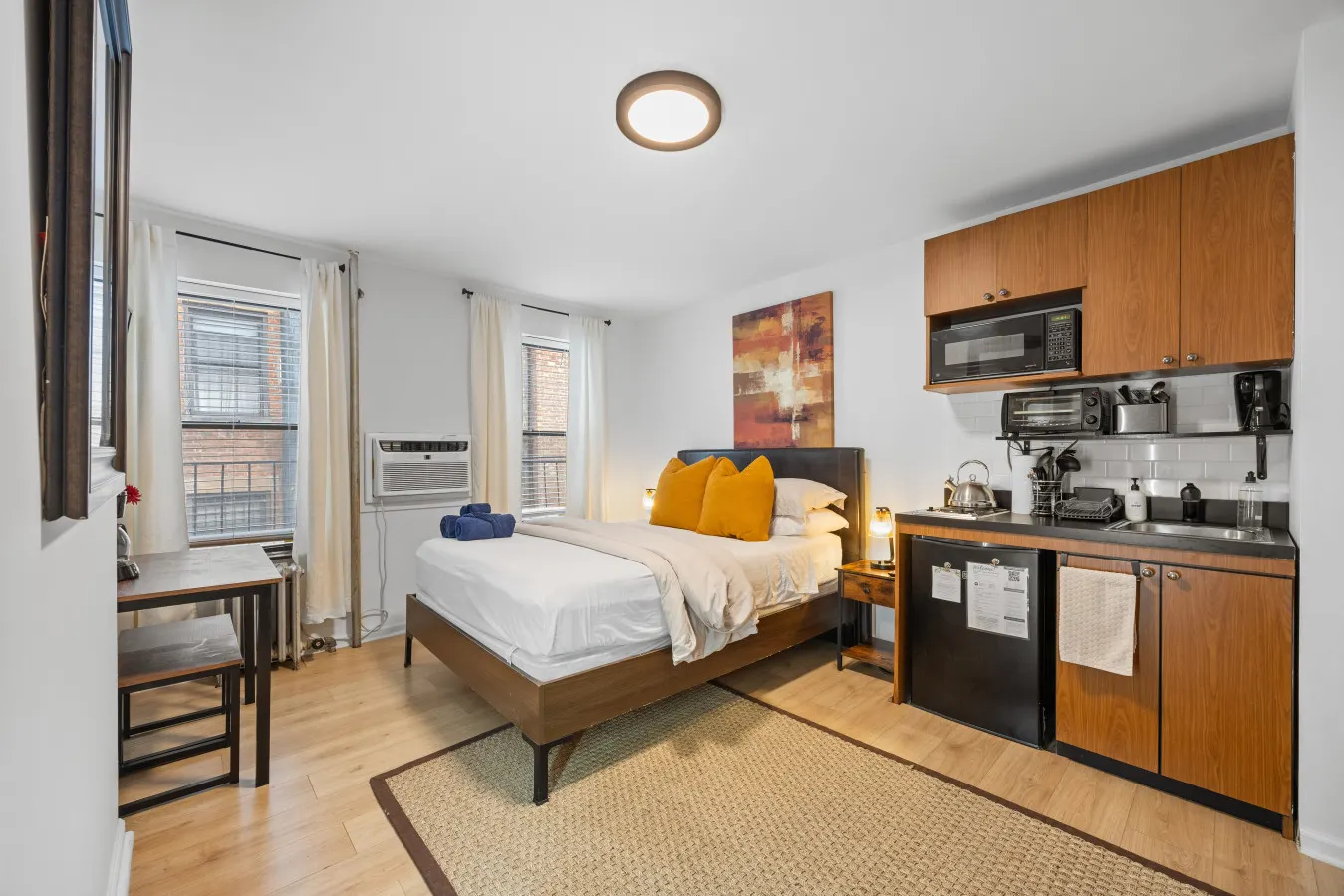 Times Square Studio near Restaurants & Shopping 9