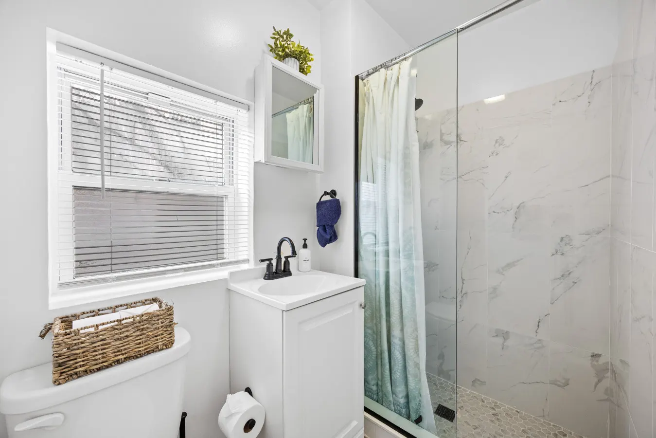 Times Square Studio near Restaurants & Shopping 10