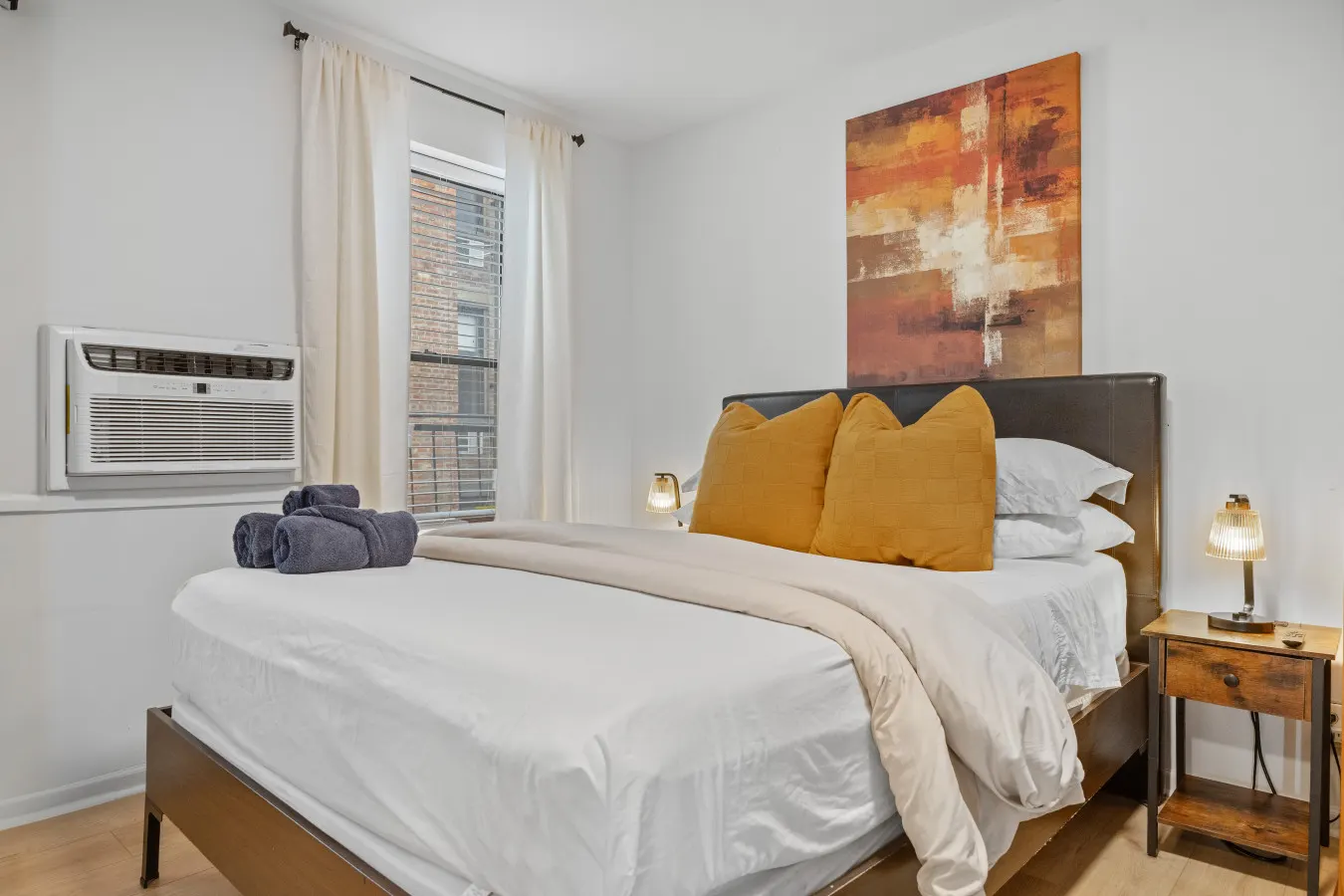 Times Square Studio near Restaurants & Shopping 8