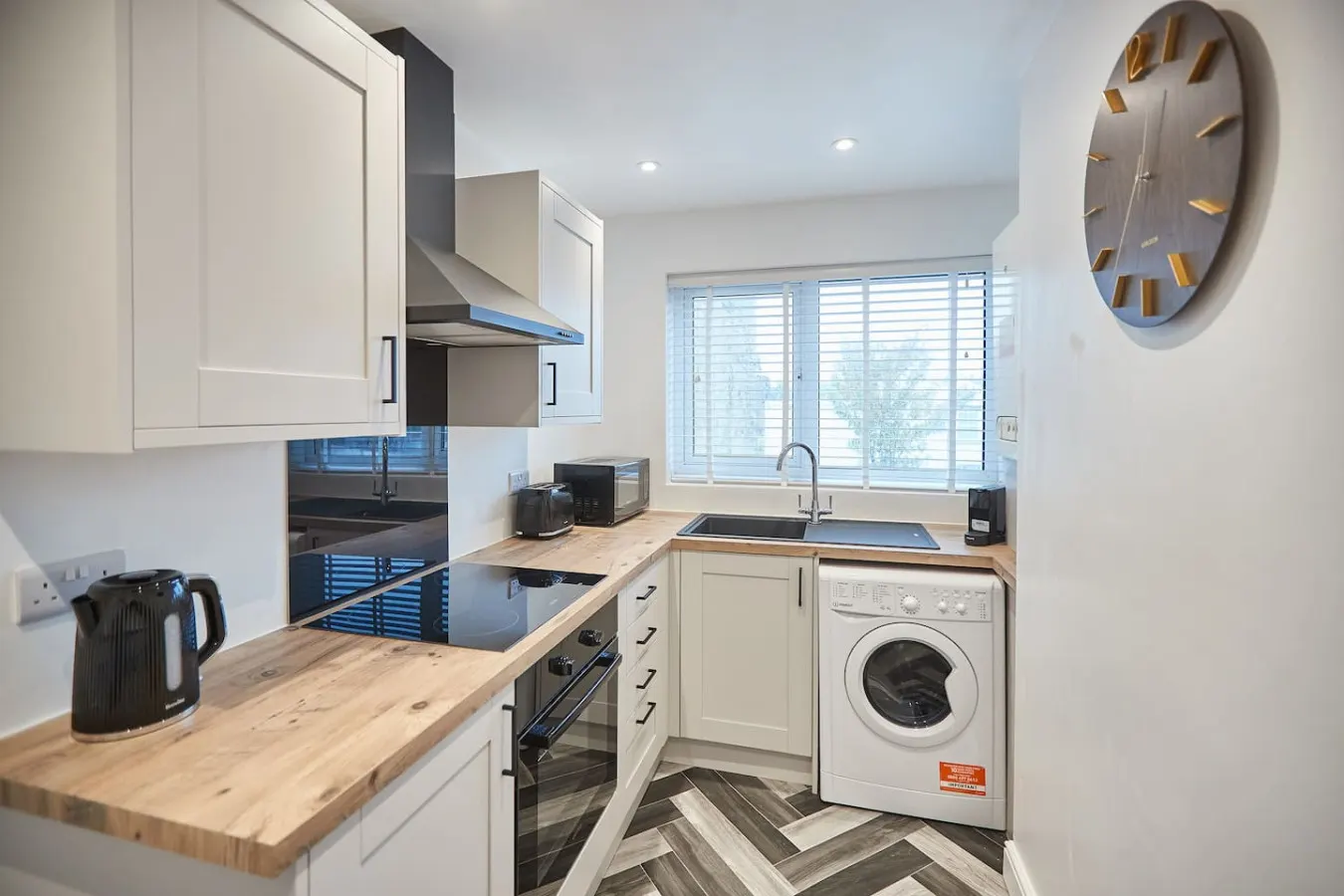 Cosy Coastal Apartment 1 13