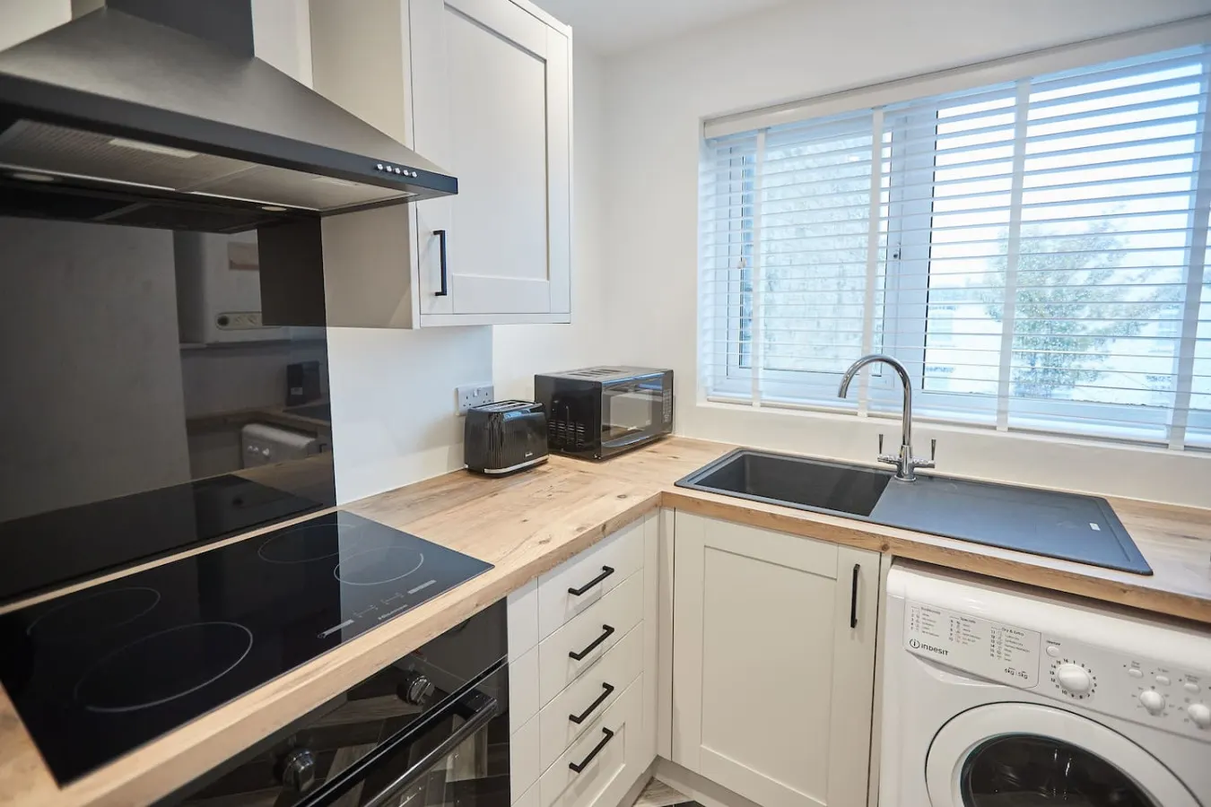 Cosy Coastal Apartment 1 5