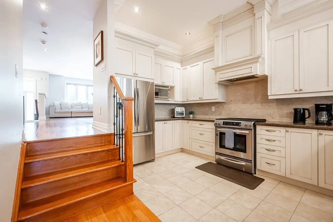 Beautiful Family-Friendly 3BR House W/ Parking 18